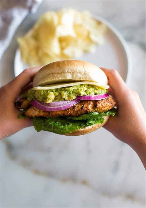 easy-grilled-chicken-burgers image