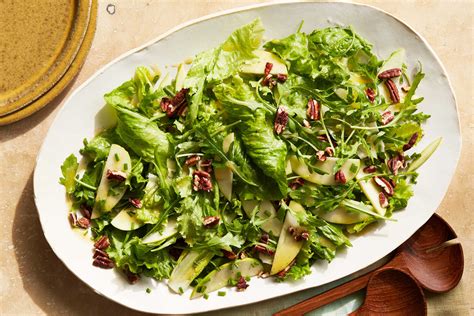 green-salad-with-apple-cider-vinaigrette-recipe-nyt image