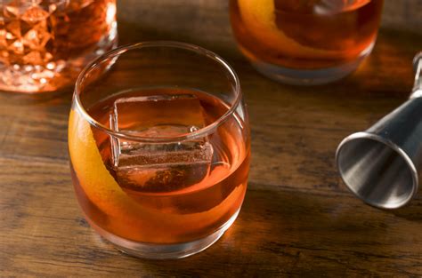 rum-old-fashioned-cocktail-recipe-bar-and-drink image