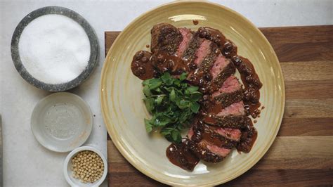 recipe-pepper-steak-with-red-wine-sauce-wolfgang image