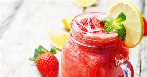 homemade-strawberry-lemonade-recipe-naturally image