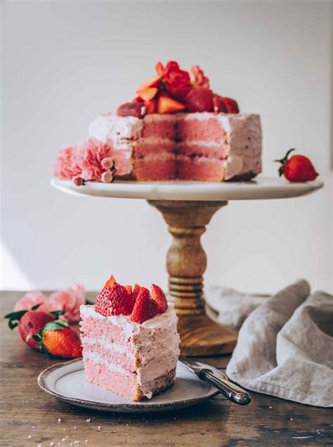 pink-strawberry-cake-recipe-with-strawberry-icing image