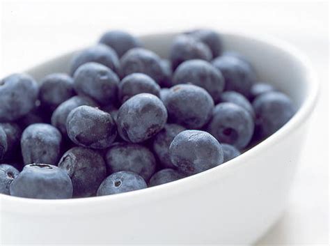 blueberry-caramel-sauce-cookstrcom image