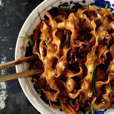 beijing-fried-sauce-noodles-zha-jiang-mian-the-woks image