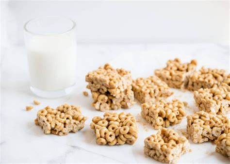easy-4-ingredient-cereal-bars-i-heart-naptime image