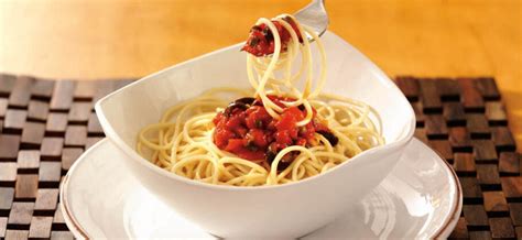 spaghetti-alle-olive-e-pomodoro-dreamfields-foods image