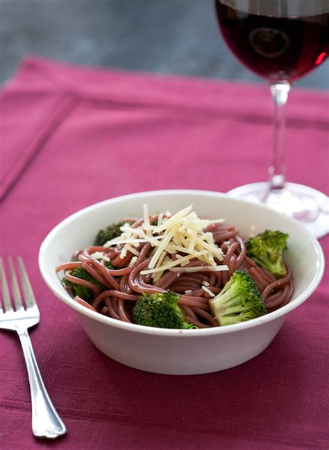red-wine-spaghetti-with-broccoli-love-and-olive-oil image
