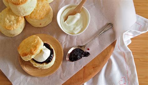 vanilla-cream-scones-queen-fine-foods image