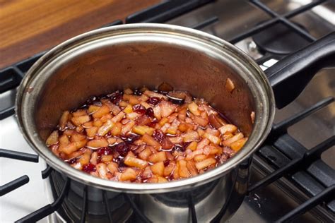 cranberry-and-apple-sauce-with-walnuts-cutco image