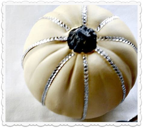 polka-dot-pumpkin-cupcakes-crinoline image
