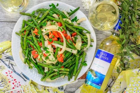 fresh-green-beans-with-tomato-onion-peppers image