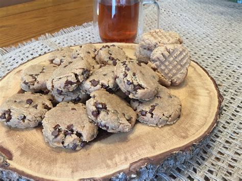 vegan-chocolate-chip-peanut-butter-cookies-your image