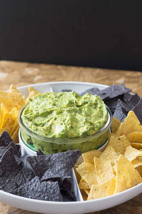 roasted-garlic-guacamole-stetted image