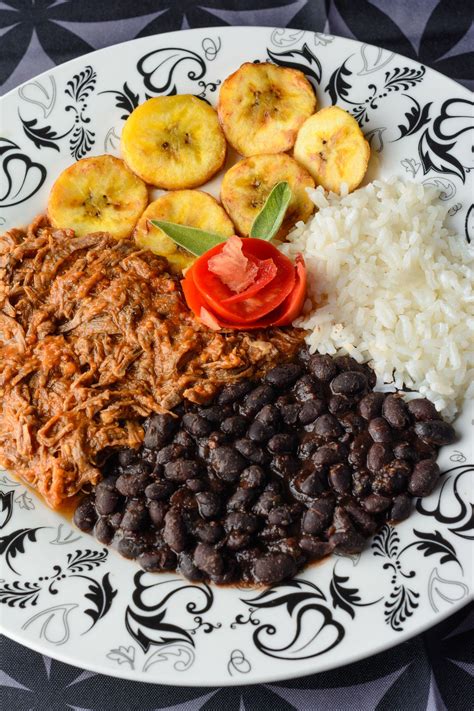 pabellon-criollo-venezuelan-steak-with-black-beans image