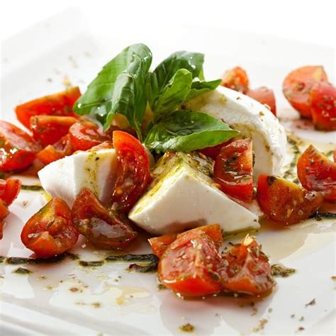 mediterranean-tomato-caprese-salad-recipe-my image