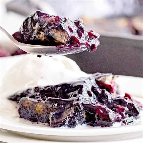easy-southern-blackberry-cobbler-recipe-lanas image