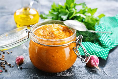 roasted-garlic-and-red-pepper-spread image