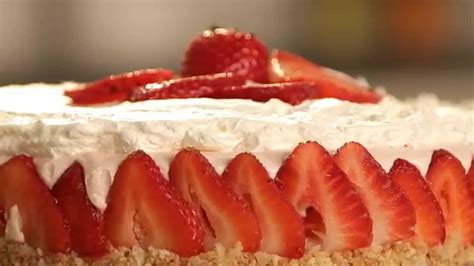 no-bake-strawberry-cheesecake-supreme image