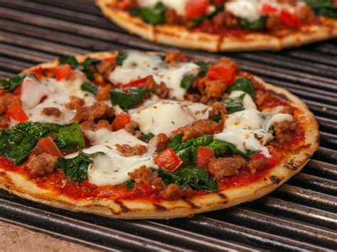 italian-grilled-pizza-with-fresh-mozzarella-galbani image