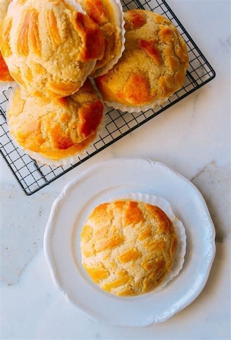pineapple-buns-a-chinese-bakery-classic-the-woks-of image