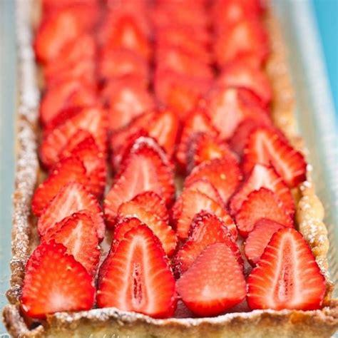 rhubarb-strawberry-and-ricotta-tart-delicious-everyday image
