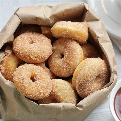 cinnamon-sugar-mini-baked-donuts-baker-bettie image