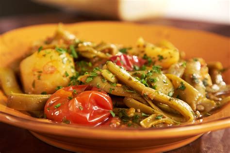 fasolakia-yiahni-green-beans-in-tomato-sauce-greek image