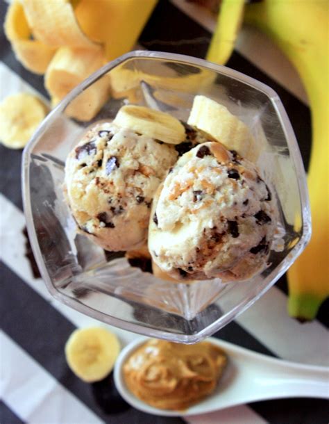 peanut-butter-banana-ice-cream-with-dark-chocolate image