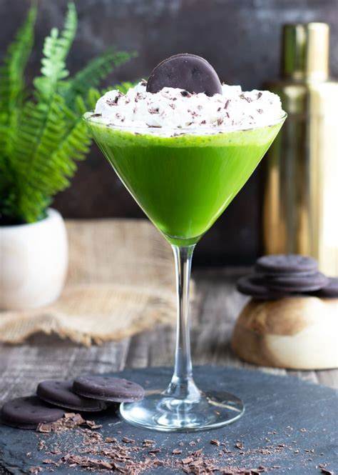 baileys-chocolate-mint-martini-3-yummy-tummies image