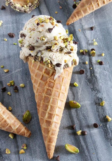 gelato-al-pistacchio-italian-ice-cream-marisas-italian image