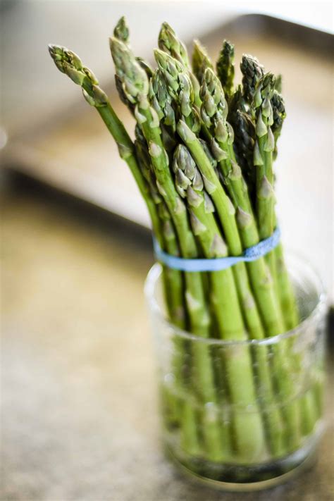 easy-3-ingredient-roasted-sesame-asparagus image