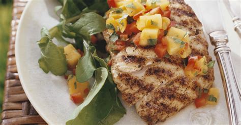 grilled-fish-with-mango-salsa-recipe-eat-smarter-usa image