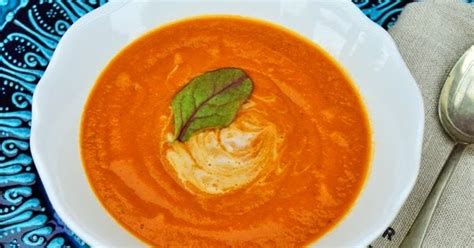 creamy-butternut-squash-and-tomato-soup-tinned image