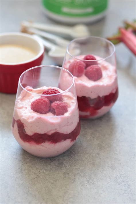 raspberry-mousse-parfaits-with-rhubarb-compote-le image