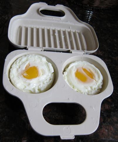 how-to-cook-eggs-in-a-microwave-egg-poacher image