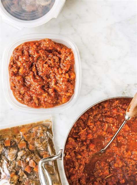 spaghetti-sauce-with-ribs-ricardo-ricardo-cuisine image