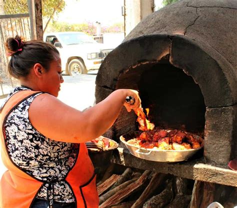 how-to-make-cochito-al-horno-chiapas-style-roasted image