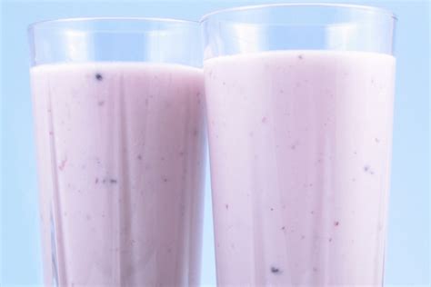 the-all-canadian-blueberry-smoothie-canadian image