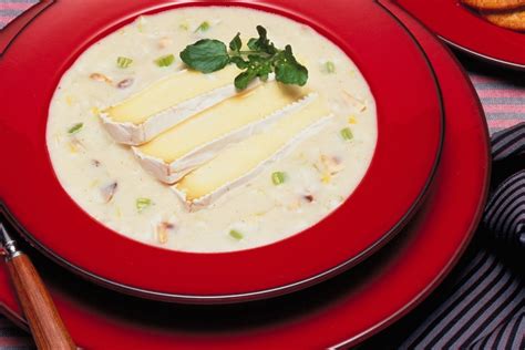 brie-soup-canadian-goodness-dairy-farmers-of image