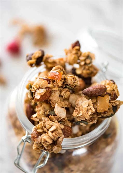 healthy-homemade-granola-build-your-own-recipetin image