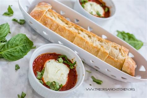 simple-marinara-and-goat-cheese-appetizer-the image