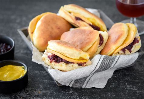6-amazing-thanksgiving-leftover-sandwiches image