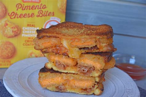 southern-pimento-grilled-cheese-with-bacon-gooey image