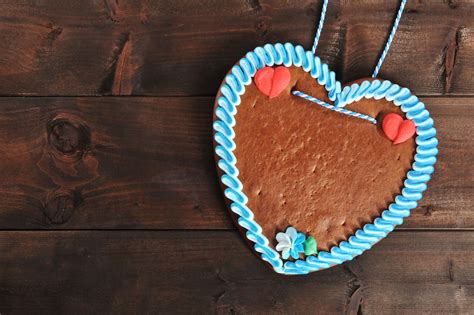 gingerbread-hearts-markt-lebkuchenherzen image
