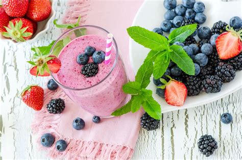 10-healthy-greek-yogurt-smoothie-recipes-vibrant image