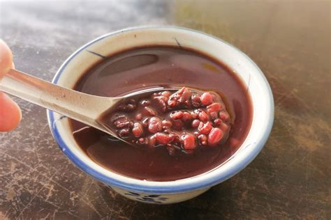 chinese-sweet-red-bean-soup-with-azuki-beans image