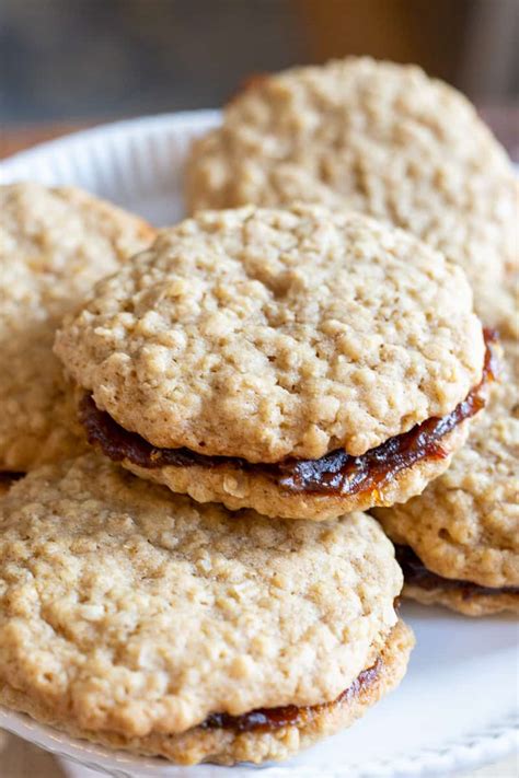 date-filled-oatmeal-cookies-shes-not-cookin image