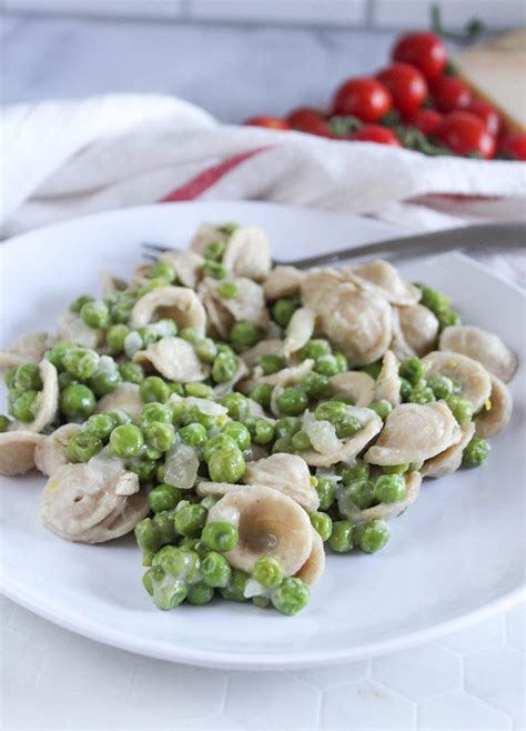 italian-pasta-and-peas-recipe-simple-and-savory image