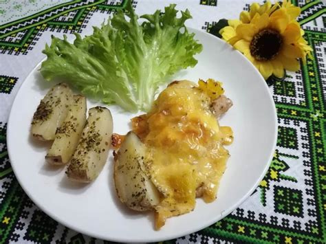 oven-baked-pork-chops-with-pineapple-ukrainian image