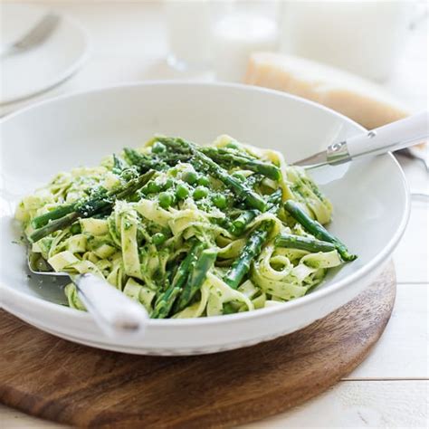 fettucine-with-creamy-spinach-sauce-asparagus-and image